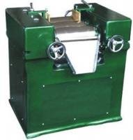 實(shí)驗(yàn)室三輥研磨機(jī)